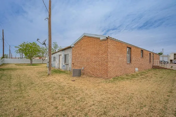 $180,000 | 308 Little Rock Street, Cactus, TX 79013