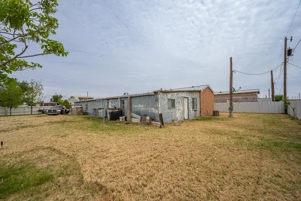 $180,000 | 308 Little Rock Street, Cactus, TX 79013