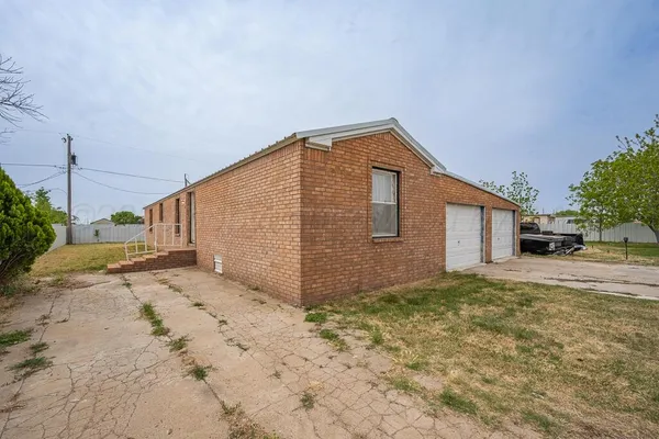 $180,000 | 308 Little Rock Street, Cactus, TX 79013