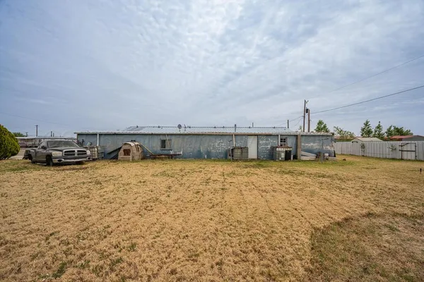 $180,000 | 308 Little Rock Street, Cactus, TX 79013