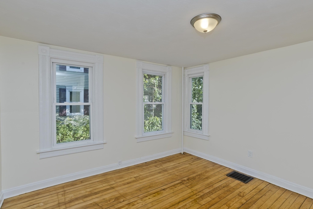 67 Dawes Street Springfield, MA 01109 - Photo 16 of 36 Gallery Image 16