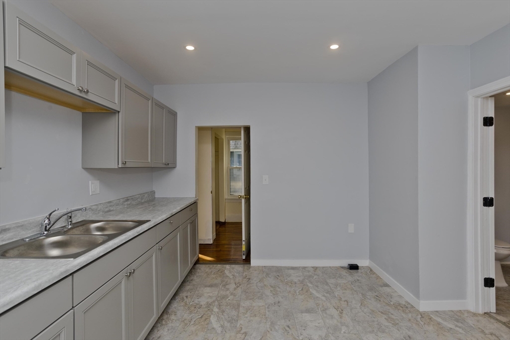 67 Dawes Street Springfield, MA 01109 - Photo 6 of 36 Gallery Image 6