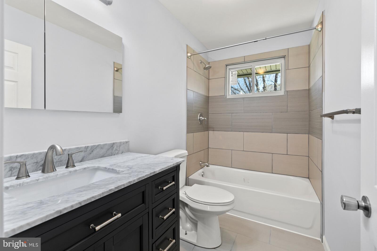 321 Independence Boulevard Lawnside, NJ 08045 - Photo 18 of 34