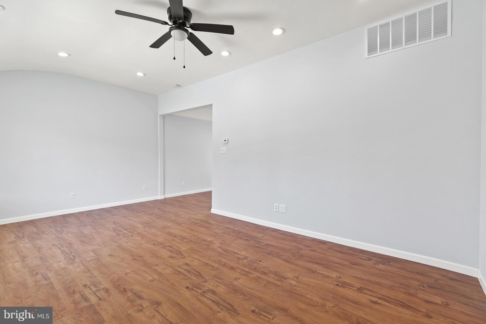 321 Independence Boulevard Lawnside, NJ 08045 - Photo 5 of 34