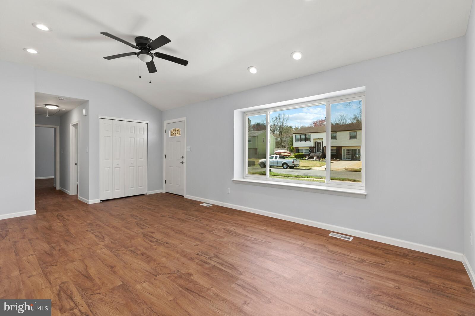 321 Independence Boulevard Lawnside, NJ 08045 - Photo 7 of 34