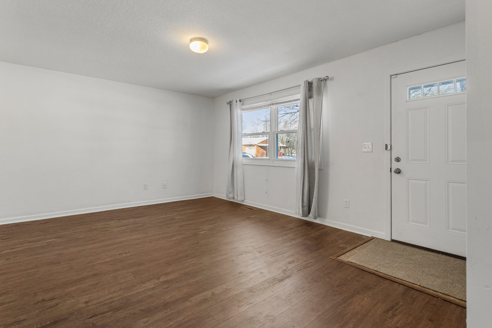 2805 Blair Drive Champaign, IL 61821 - Photo 5 of 35