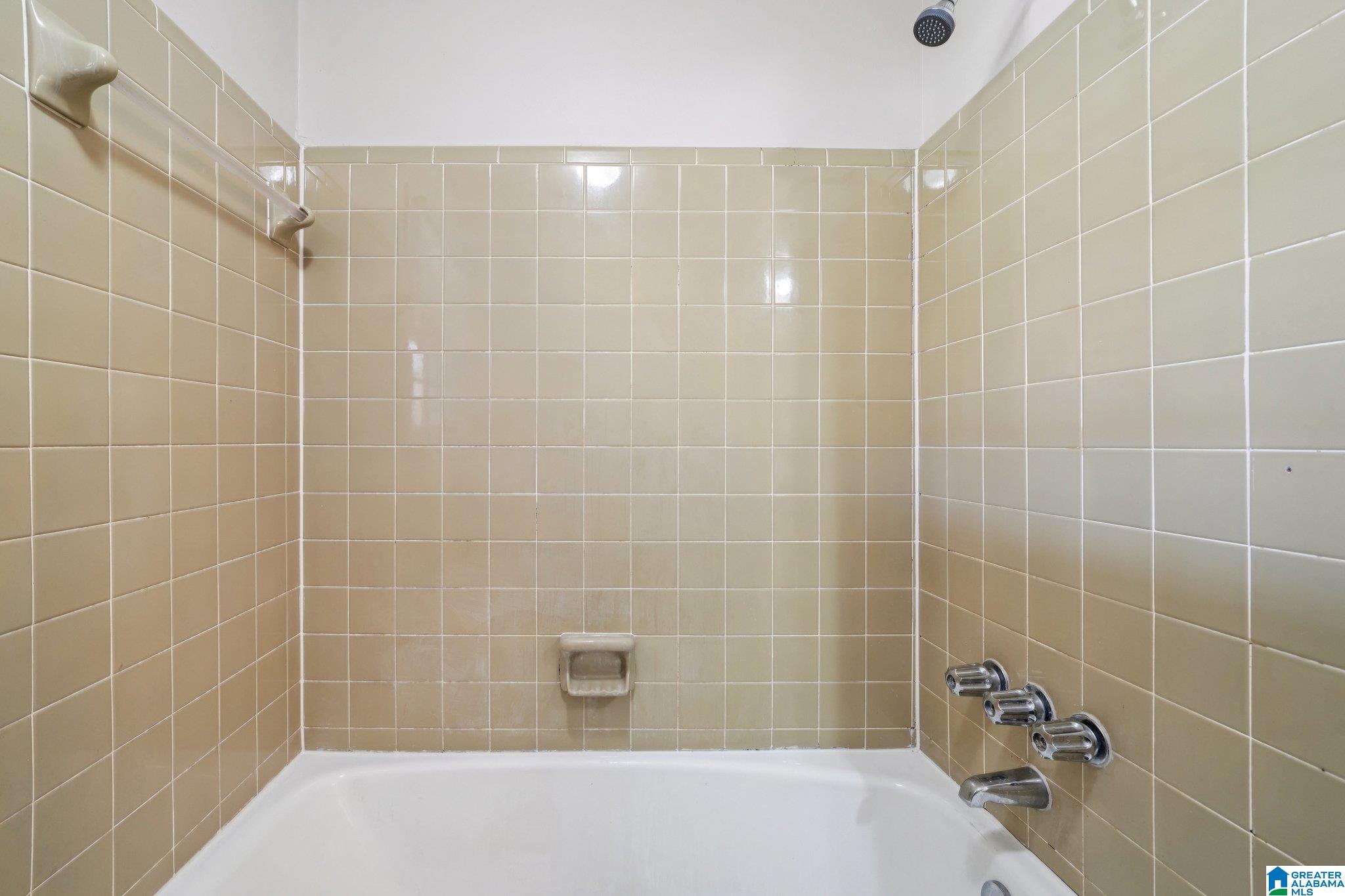 908 Rockingham Road Birmingham, AL 35235 - Photo 34 of 59