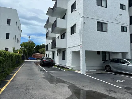 $1,795 | 529 Southwest 4th Street, Unit 104, Miami, FL 33130