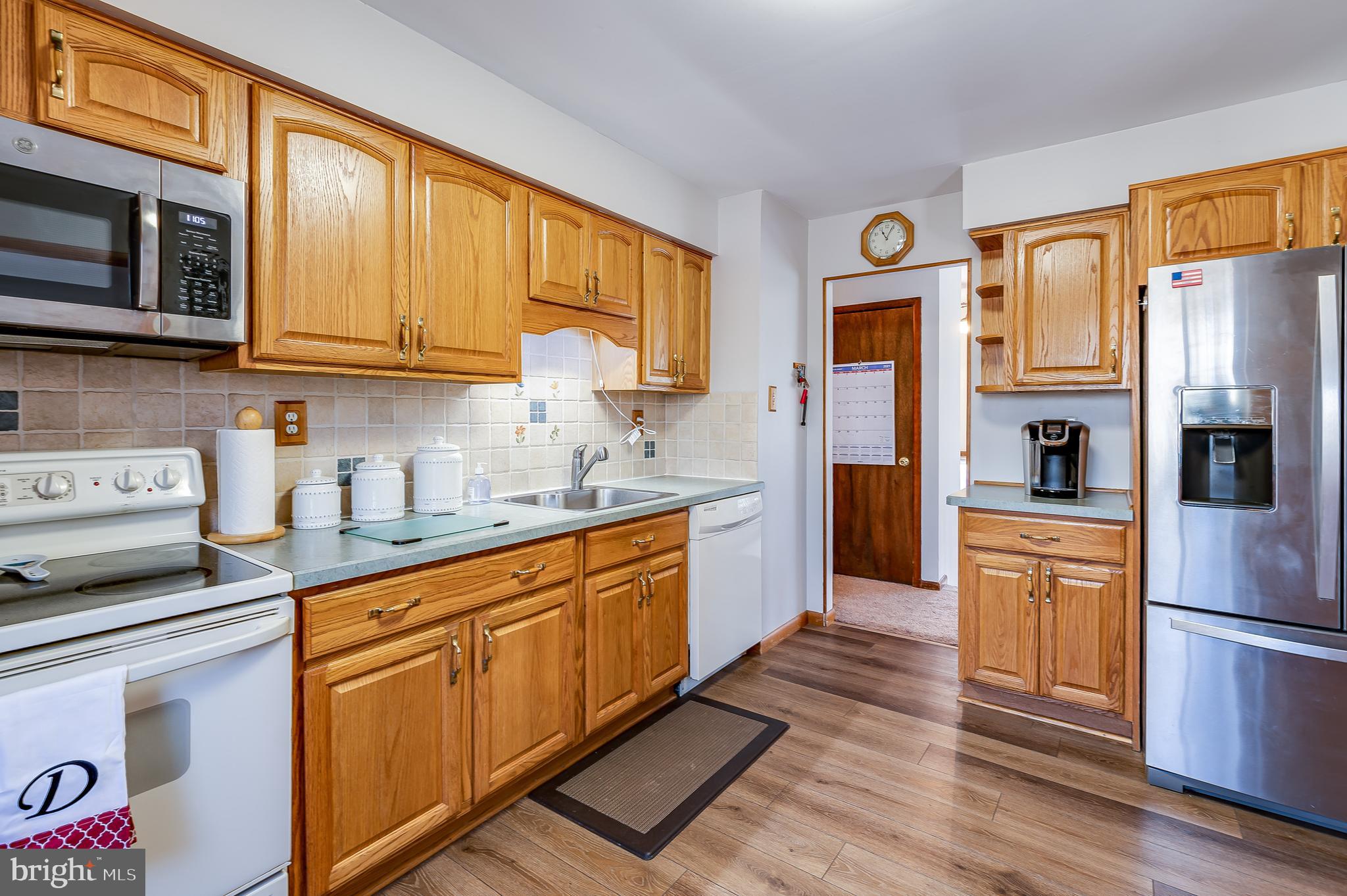 65 Richter Road Tabernacle, NJ 08088 - Photo 10 of 38 Bright Kitchen