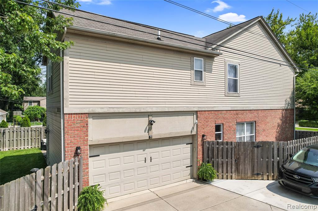 3485 Kenmore Road Berkley, MI 48072 - Photo 40 of 54