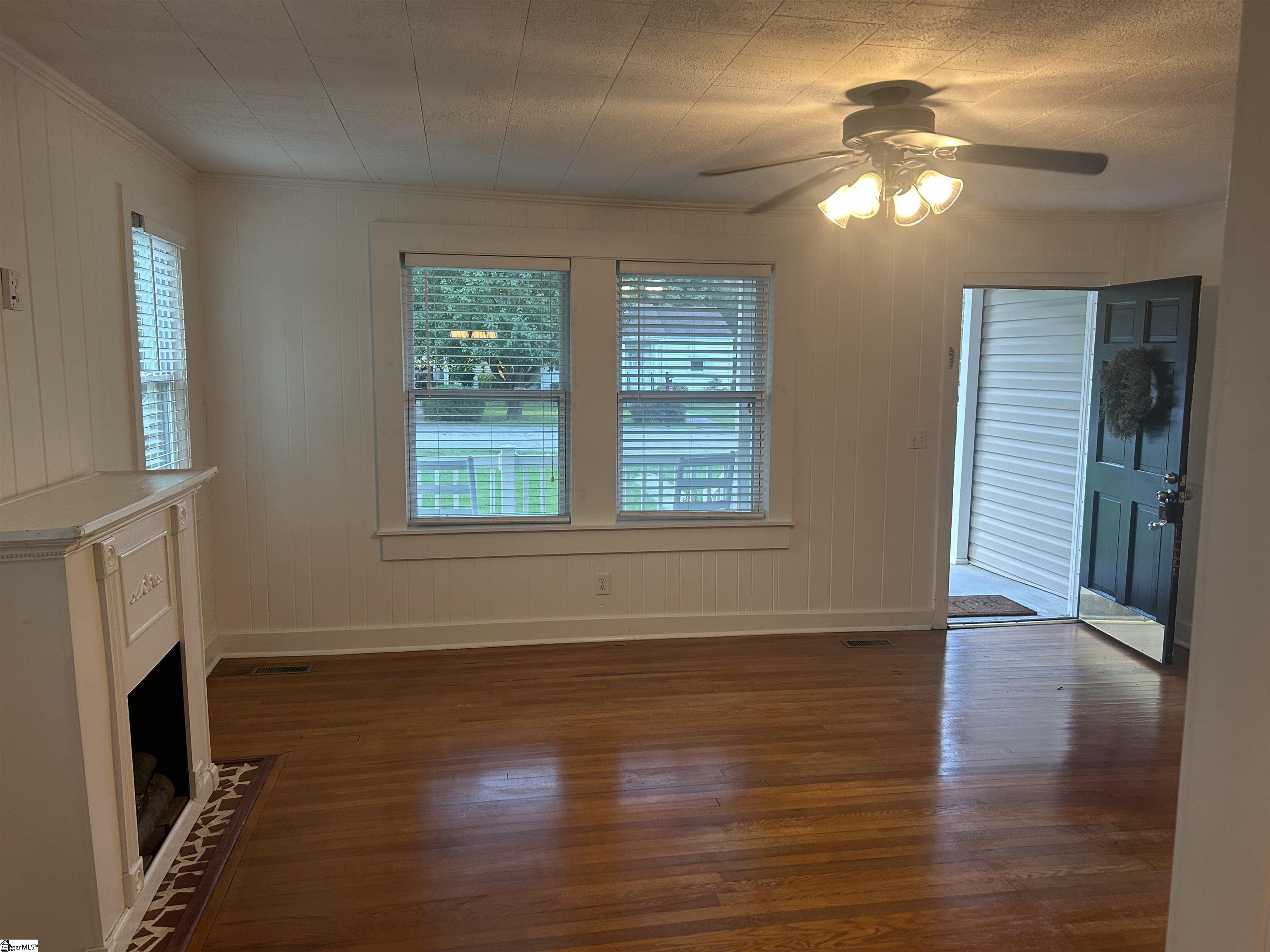 204 Elm Street Clinton, SC 29325 - Photo 9 of 36