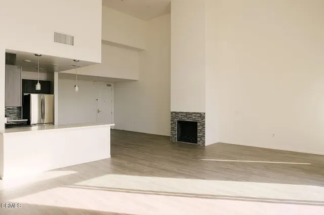 $2,055,000 | 124 West Colorado Street, Unit 501, Glendale, CA 91204