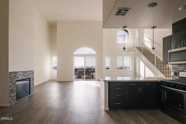 $2,055,000 | 124 West Colorado Street, Unit 501, Glendale, CA 91204