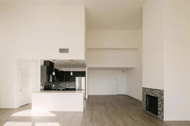 $2,055,000 | 124 West Colorado Street, Unit 501, Glendale, CA 91204