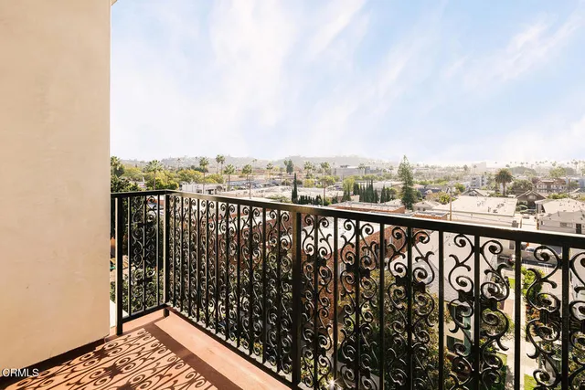 $2,055,000 | 124 West Colorado Street, Unit 501, Glendale, CA 91204