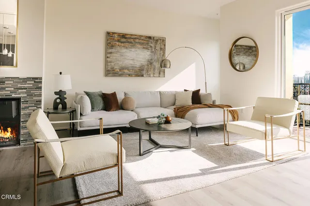 $2,055,000 | 124 West Colorado Street, Unit 501, Glendale, CA 91204