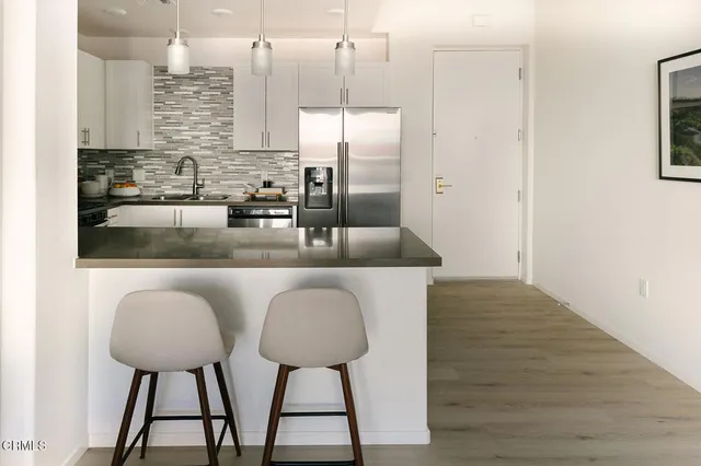 $2,055,000 | 124 West Colorado Street, Unit 501, Glendale, CA 91204