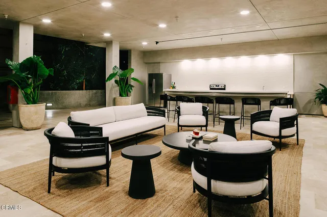 $2,055,000 | 124 West Colorado Street, Unit 501, Glendale, CA 91204