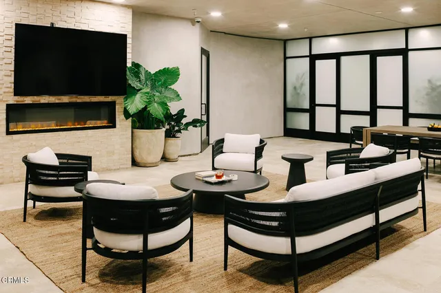 $2,055,000 | 124 West Colorado Street, Unit 501, Glendale, CA 91204