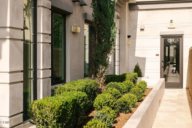 $2,055,000 | 124 West Colorado Street, Unit 501, Glendale, CA 91204