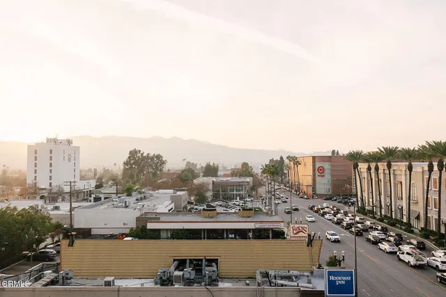 $2,055,000 | 124 West Colorado Street, Unit 501, Glendale, CA 91204