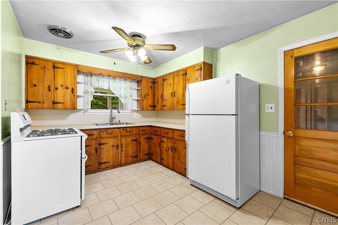 6 Roman Road New Hartford, NY 13413 - Photo 12 of 27