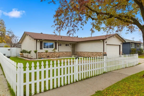 $414,999 | 1322 Carver Road, Modesto, CA 95350