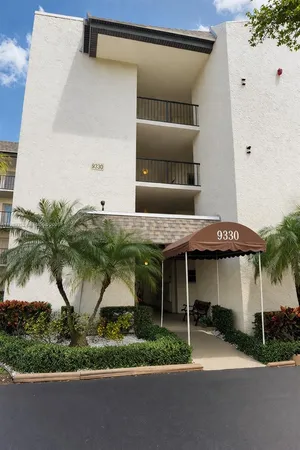 $1,650 | 9330 Lagoon Place, Unit 201, Davie, FL 33324