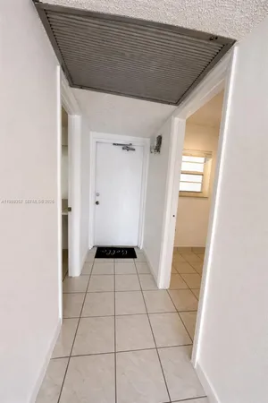 a view of a utility room