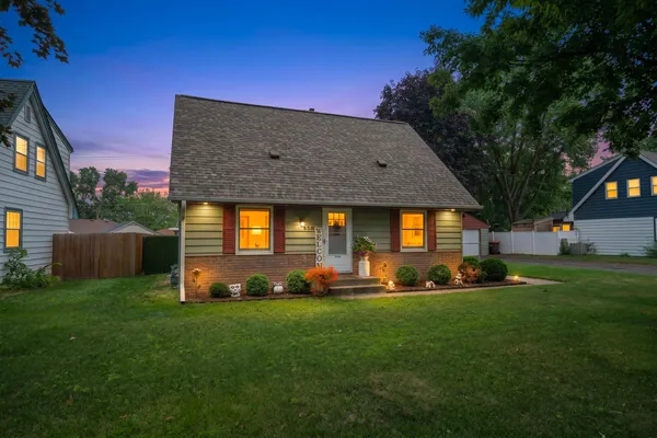 $365,000 | 8681 Hale Avenue South, Cottage Grove, MN 55016