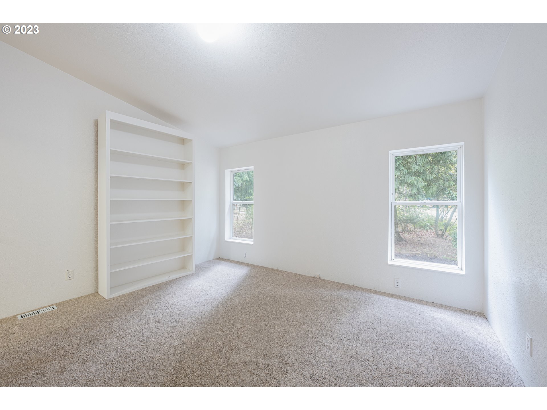 28744 Southeast Island Road Eagle Creek, OR 97022 - Photo 13 of 29 Gallery Image 13