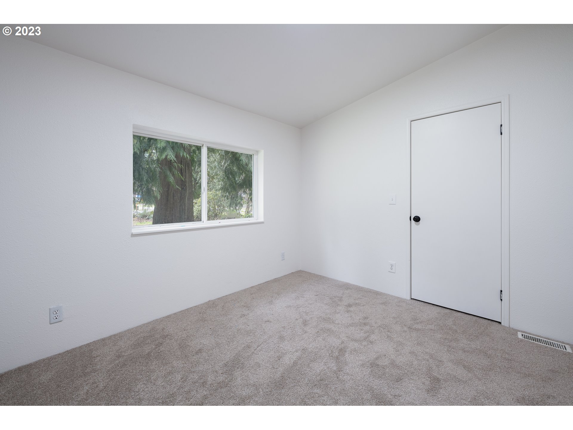 28744 Southeast Island Road Eagle Creek, OR 97022 - Photo 17 of 29 Gallery Image 17