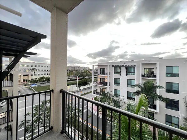 $3,100 | 8265 Northwest 41st Street, Unit C405, Doral, FL 33166