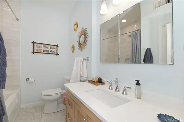 $699,000 | 17 Central Avenue, Amityville, NY 11701