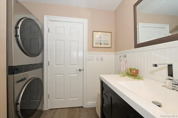 $699,000 | 17 Central Avenue, Amityville, NY 11701