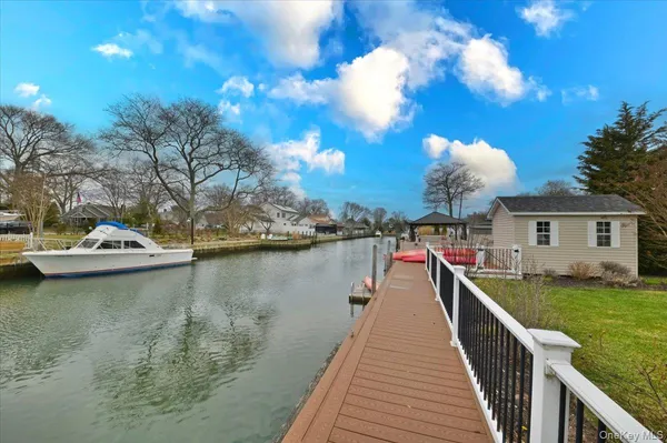 $699,000 | 17 Central Avenue, Amityville, NY 11701