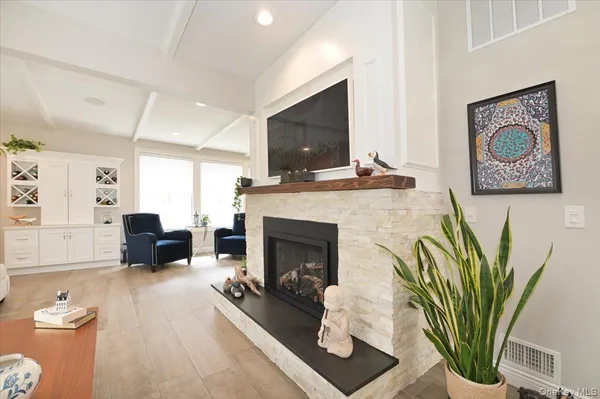 $699,000 | 17 Central Avenue, Amityville, NY 11701