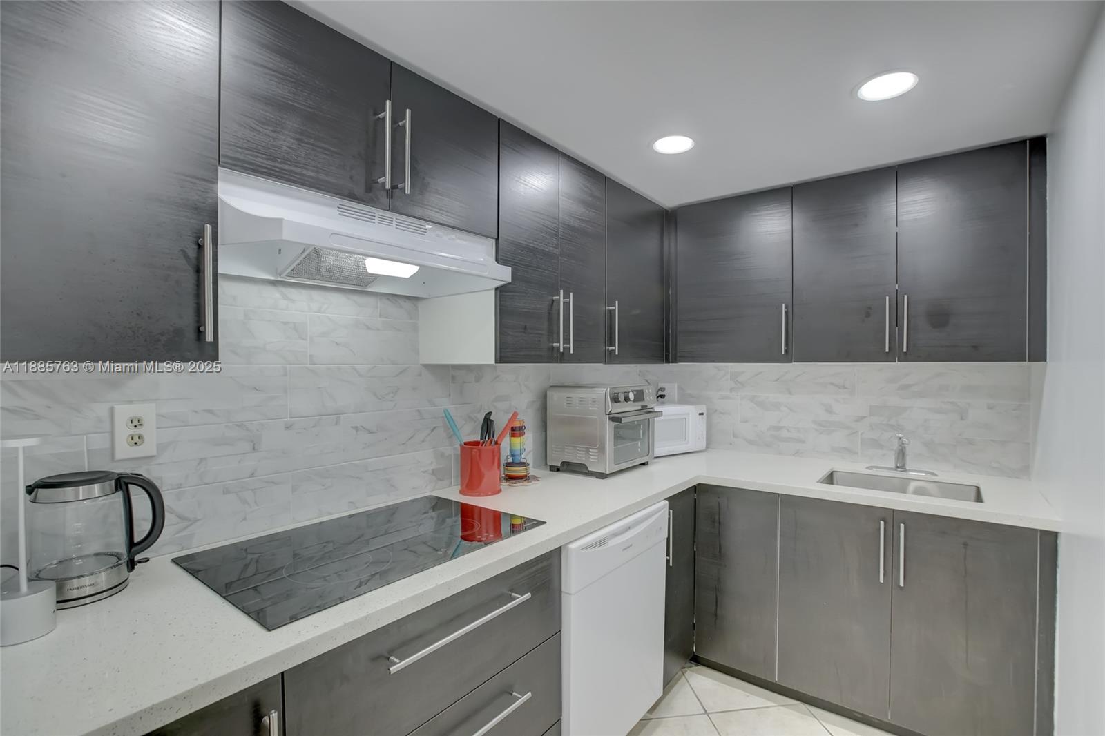 200 South Birch Road, Unit 605 Fort Lauderdale, FL 33316 - Photo 3 of 20