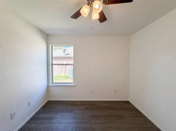 $266,000 | 105 Kings Way Drive, Rhome, TX 76078