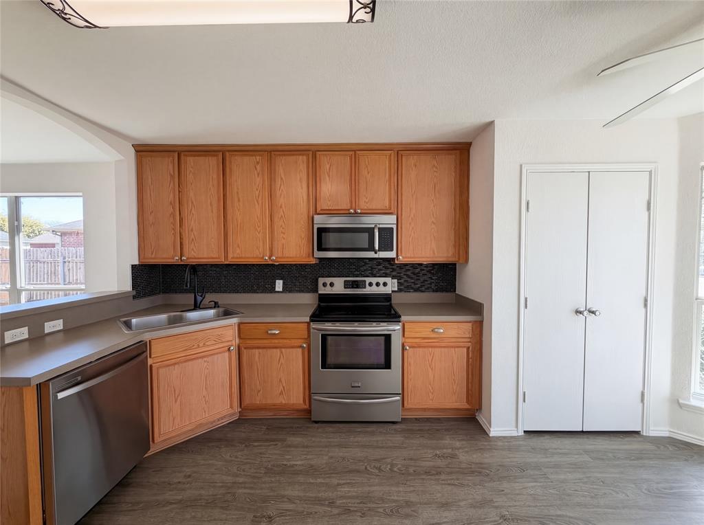 105 Kings Way Drive Rhome, TX 76078 - Photo 2 of 19