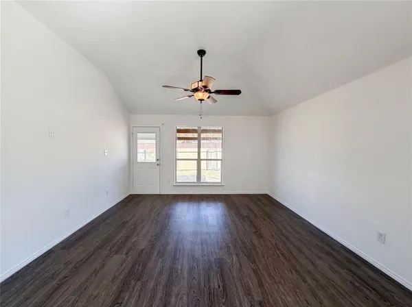 $266,000 | 105 Kings Way Drive, Rhome, TX 76078