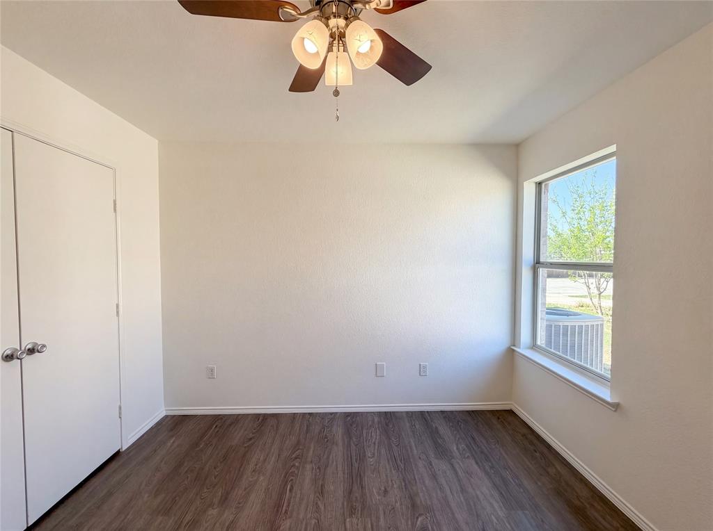 105 Kings Way Drive Rhome, TX 76078 - Photo 4 of 19