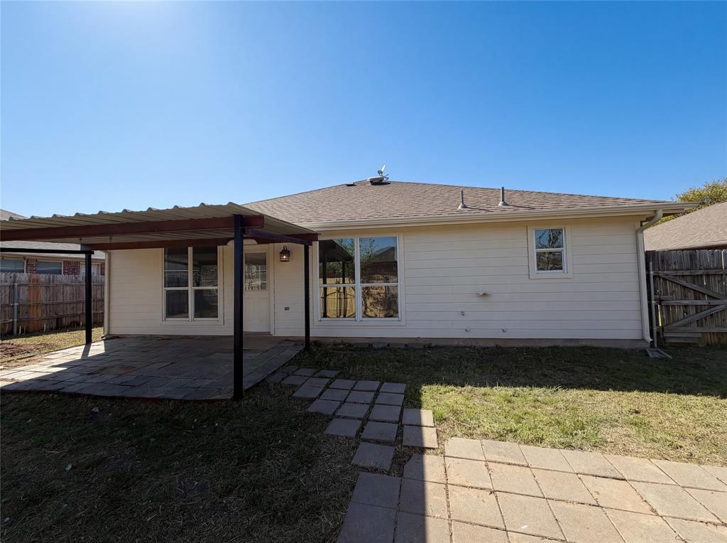 105 Kings Way Drive Rhome, TX 76078 - Photo 5 of 19