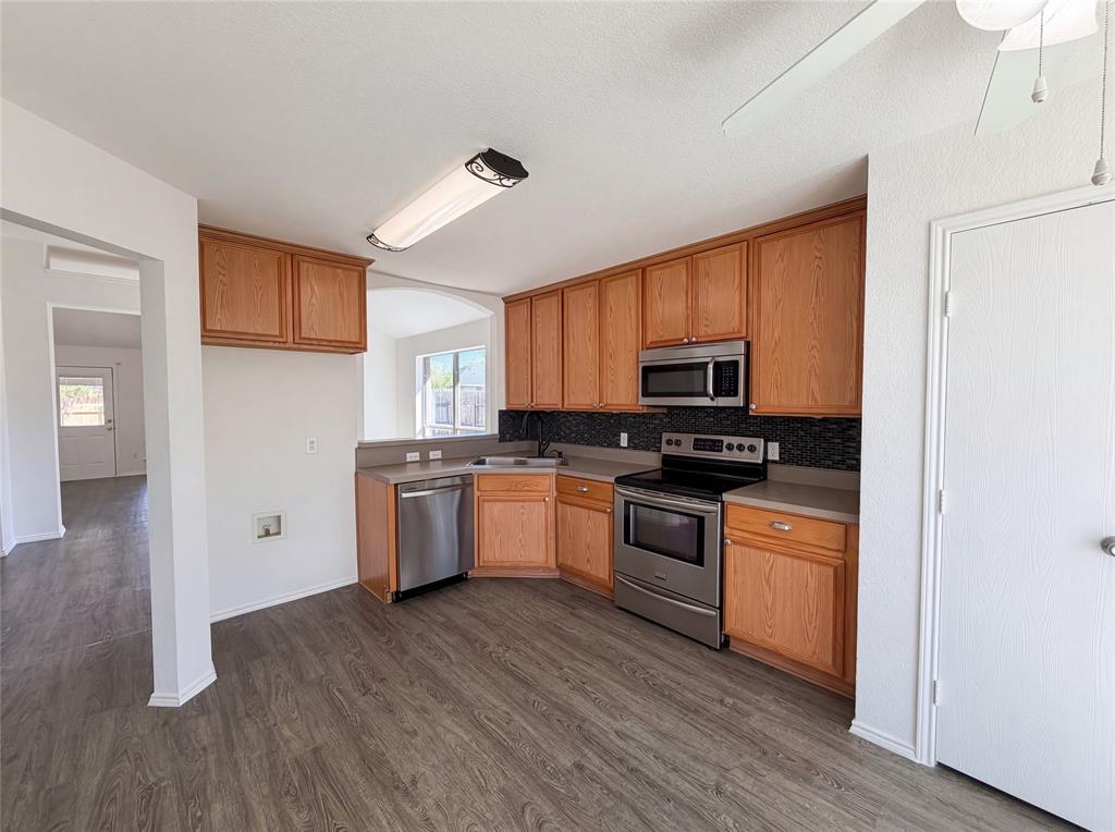 105 Kings Way Drive Rhome, TX 76078 - Photo 8 of 19