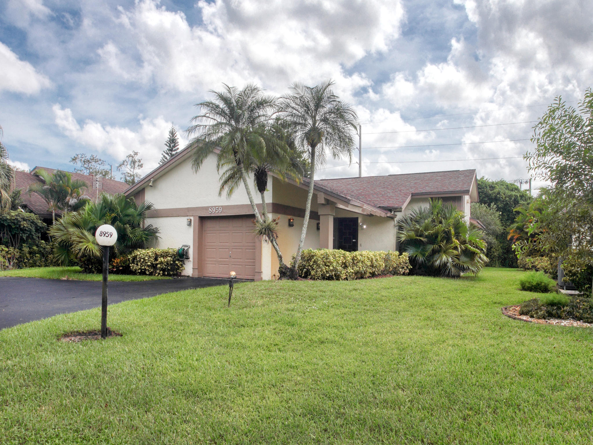 8959 Old Pine Way Boca Raton, FL 33433 - Photo 2 of 40 2