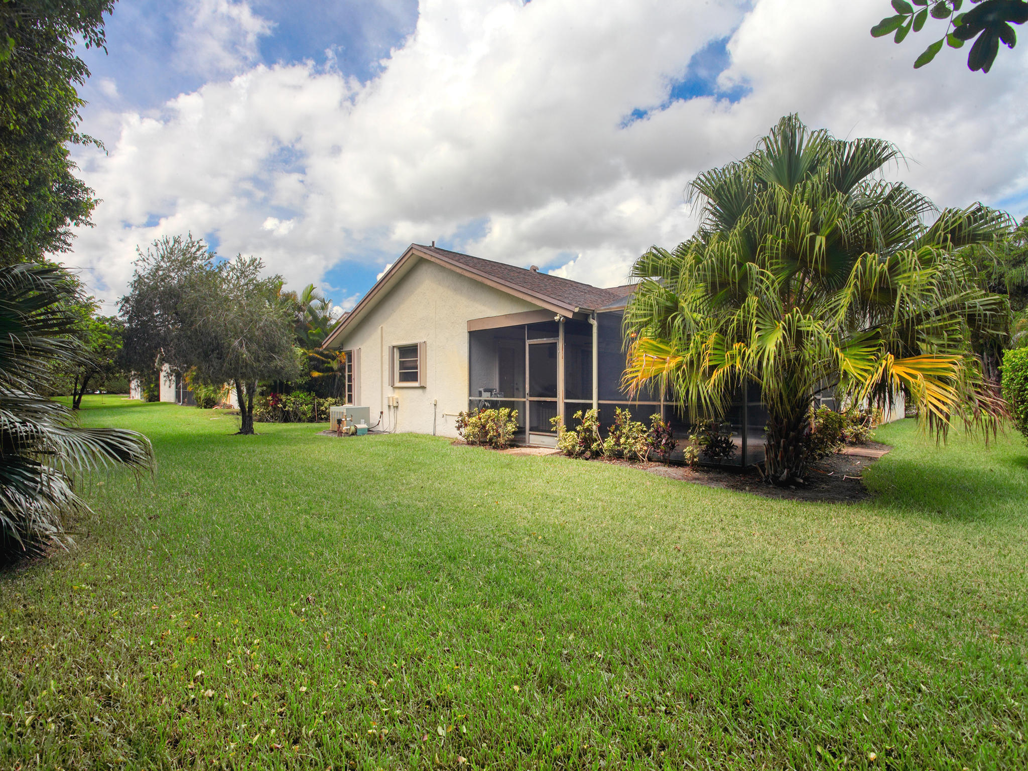 8959 Old Pine Way Boca Raton, FL 33433 - Photo 9 of 40 9