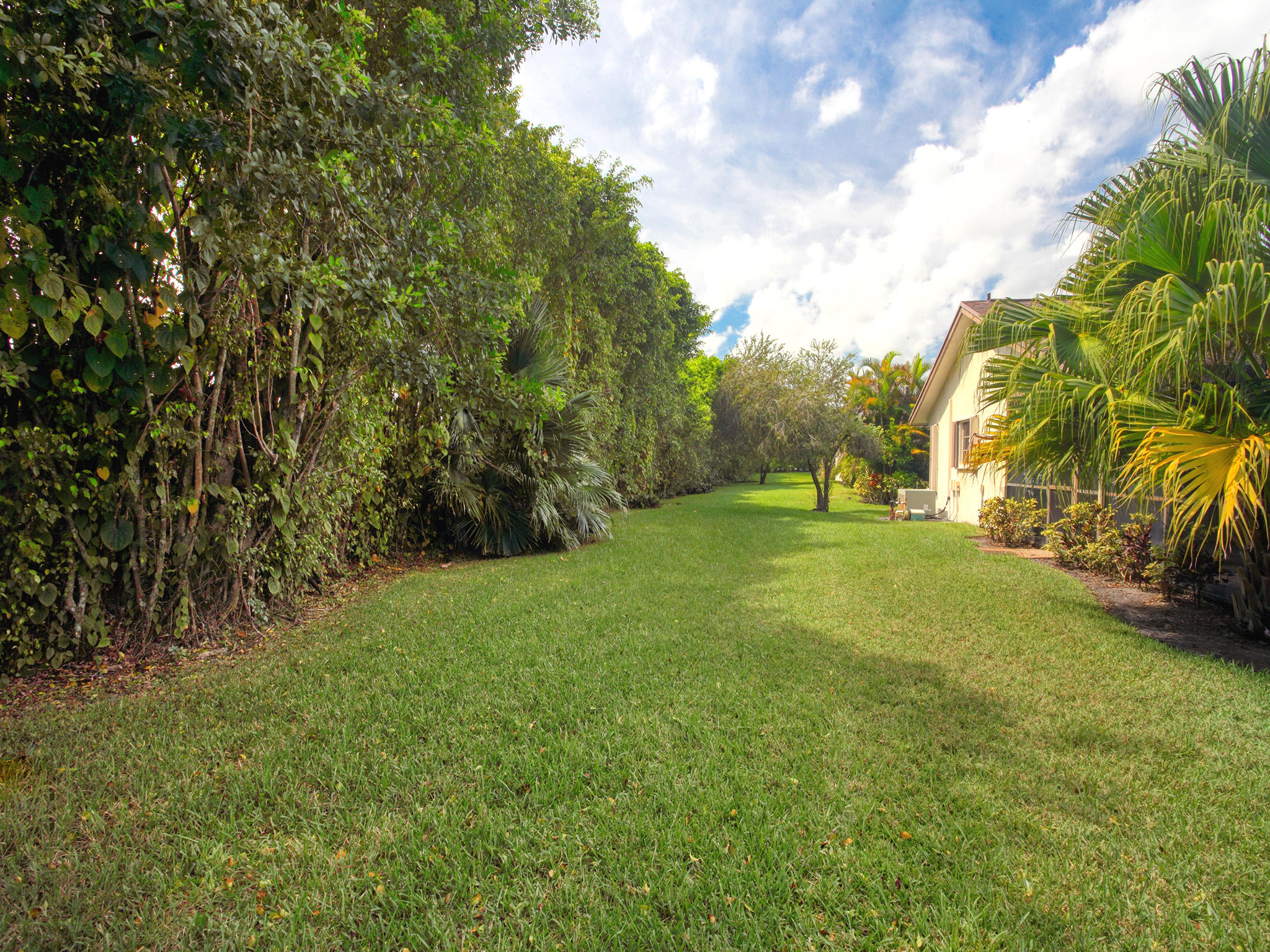 8959 Old Pine Way Boca Raton, FL 33433 - Photo 10 of 40 10