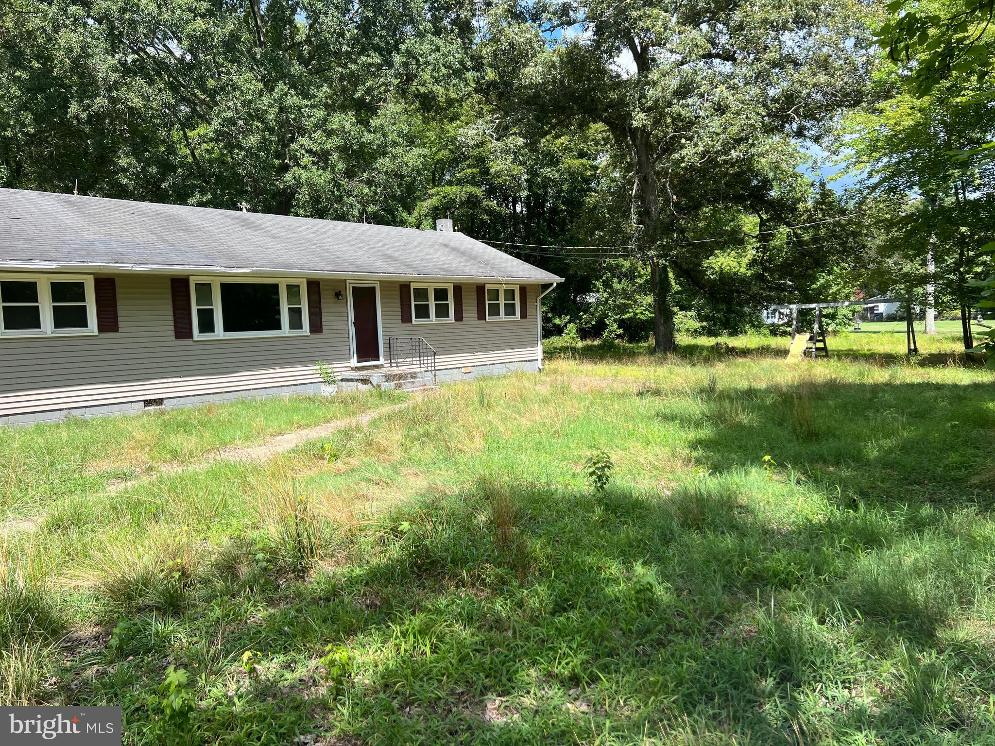 3551 Malcolm Road Brandywine, MD 20613 - Photo 2 of 37 newer windows, new sidling, update crawl space