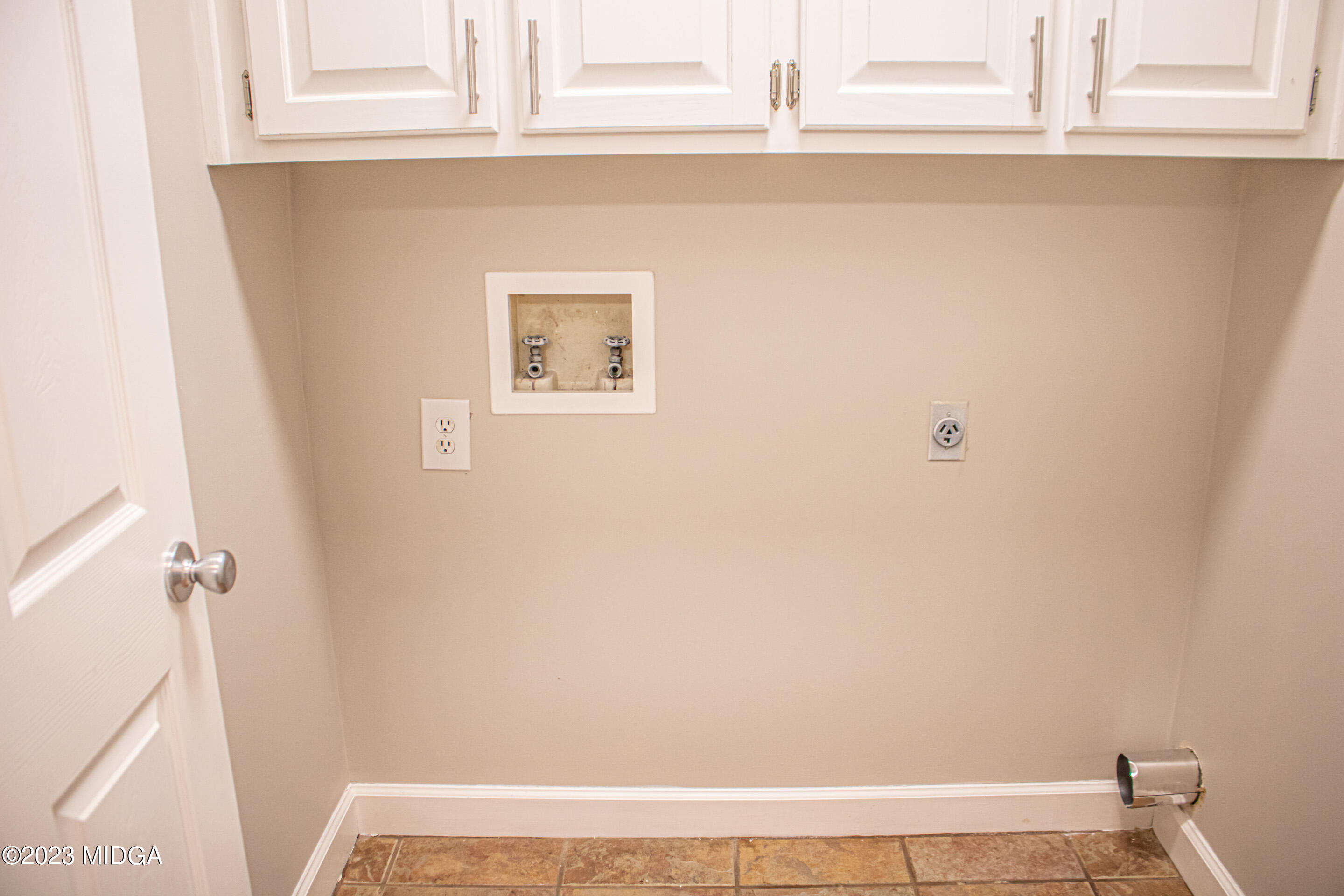 2818 Pea Ridge Road Juliette, GA 31046 - Photo 31 of 71 a view of small space with racks on the wall