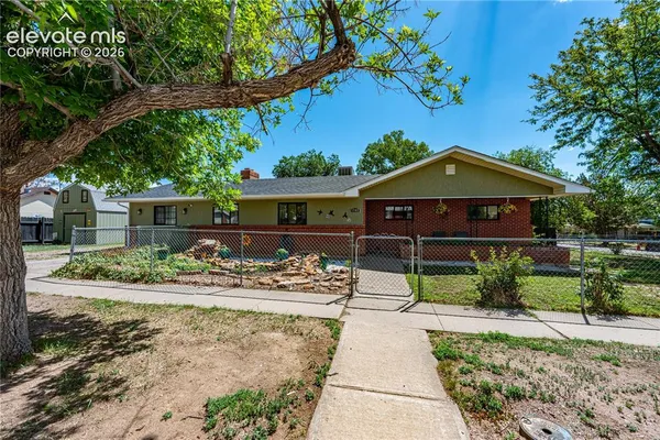 $316,700 | 1702 North 8th Street, Canon City, CO 81212